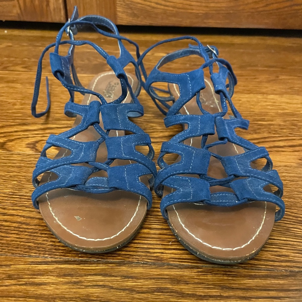 Carlos Santana Blue One inch Platform Heel